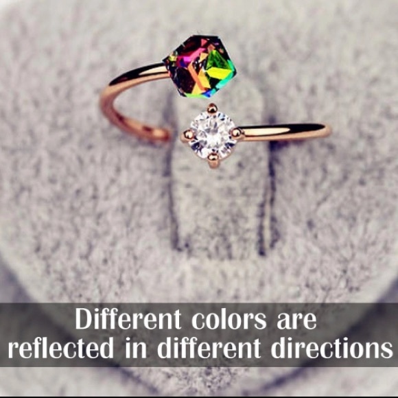NEW💙💎CLEAR MULTICOLOR CRYSTAL CUBE OPEN RING💎💙 - Picture 6 of 8